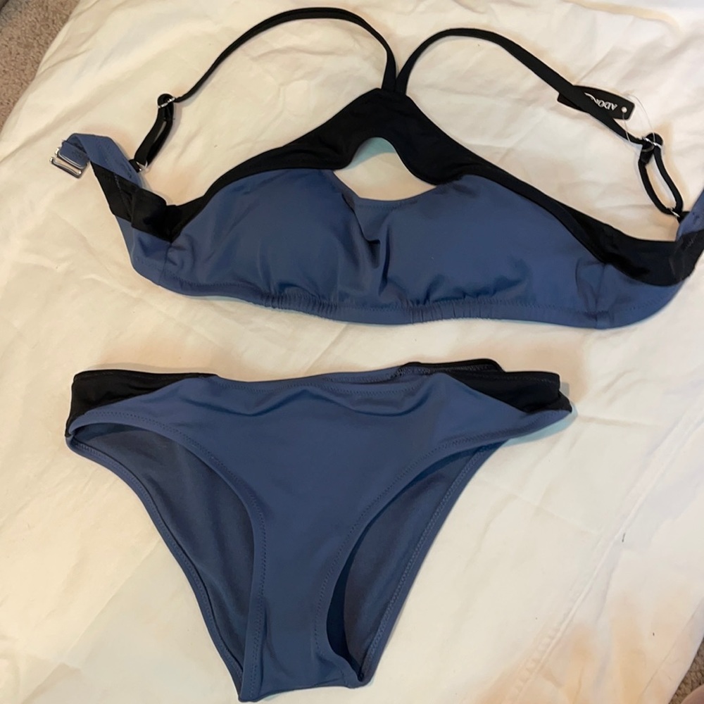 BNWT Adore Me bikini set. Top M Bottom Sm